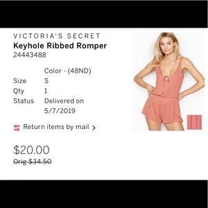 Selling this romper. WITHOUT TAGS.